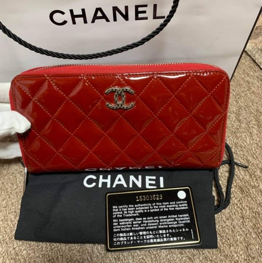 Chanel Wallet Shiny Red color